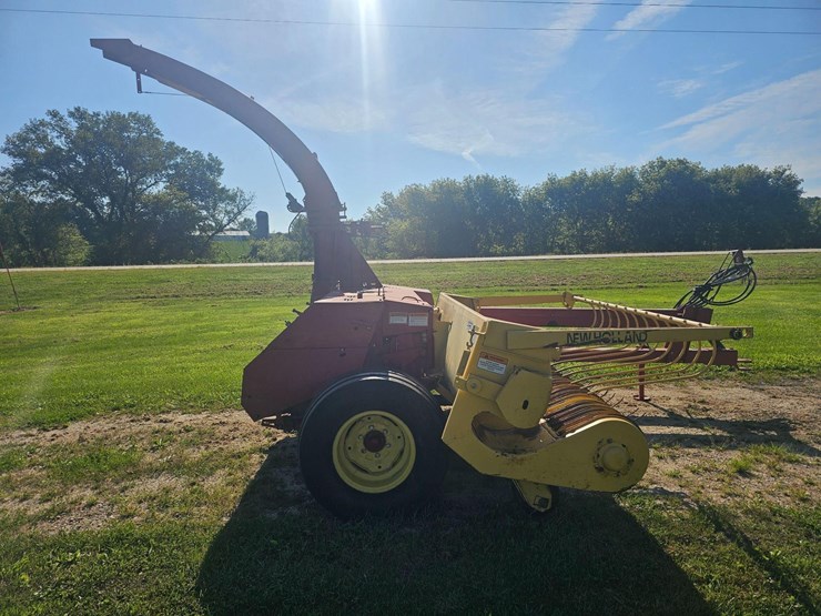 new-holland-790-image-4