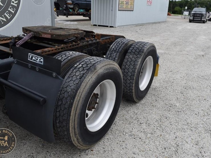 2014-international-prostar-image-47