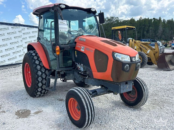 kubota-m5-111f-108hp-agricultural-tractor-image-2