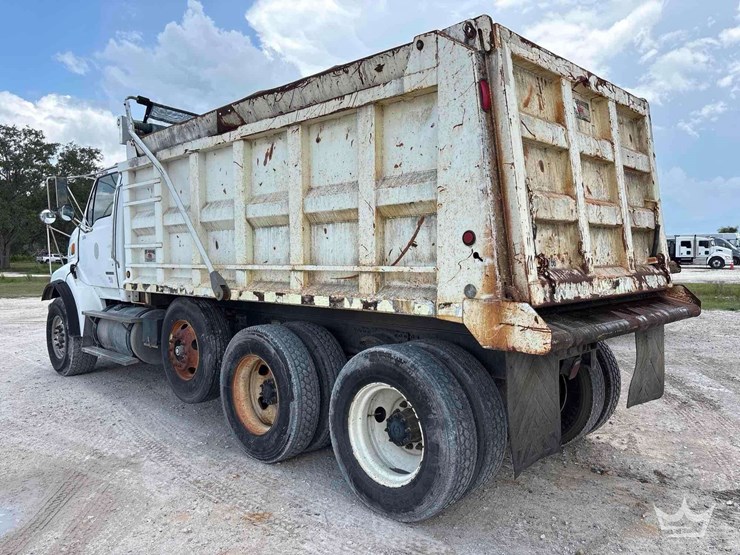 2009-sterling-l9500-image-4