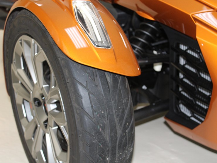 #148-•-offered-at-no-reserve-|-2024-can-am-spyder-f3-limited-image-6