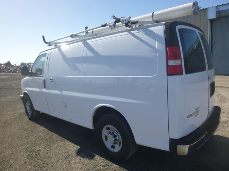 2014-chevrolet-express-2500-image-4