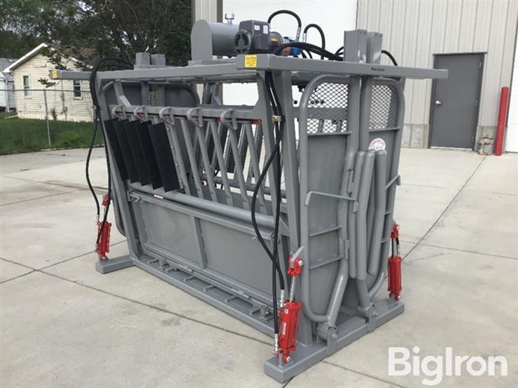 2026-bowman-2800-medium-duty-hydraulic-squeeze/head-cattle-chute-image-3
