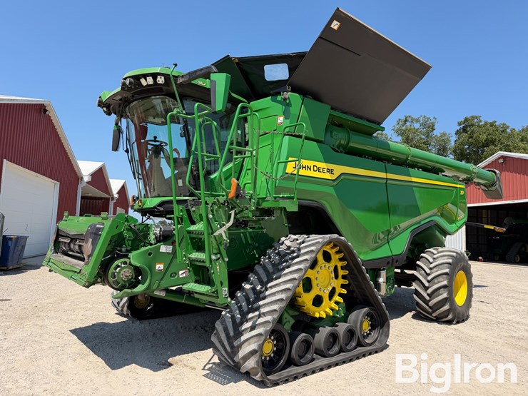 2023-john-deere-x9-1000-image-1