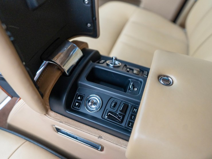 #110-•-2014-rolls-royce-phantom-sedan-image-57