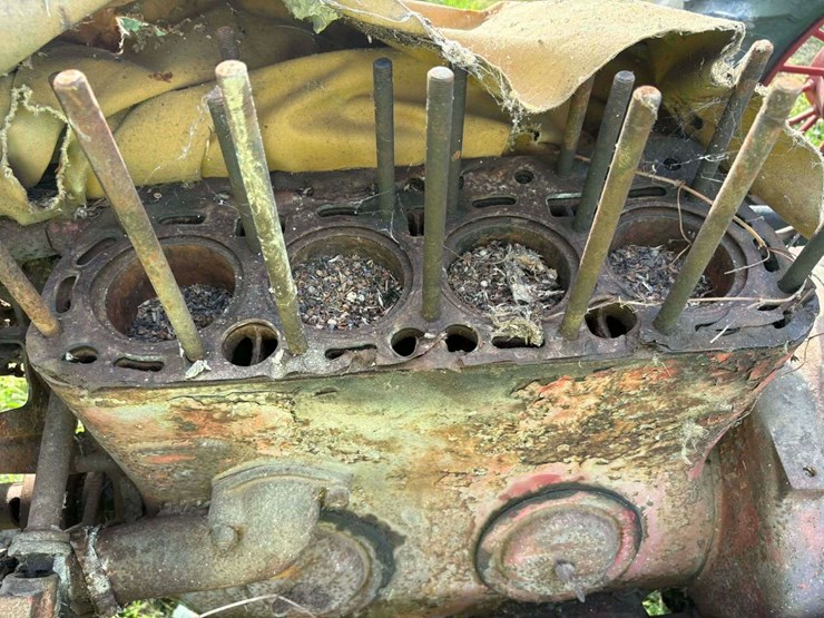 farmall-f-20-"duckbill"-project-image-5
