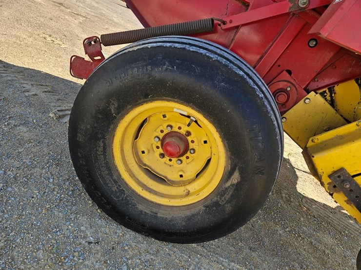 new-holland-644-image-30