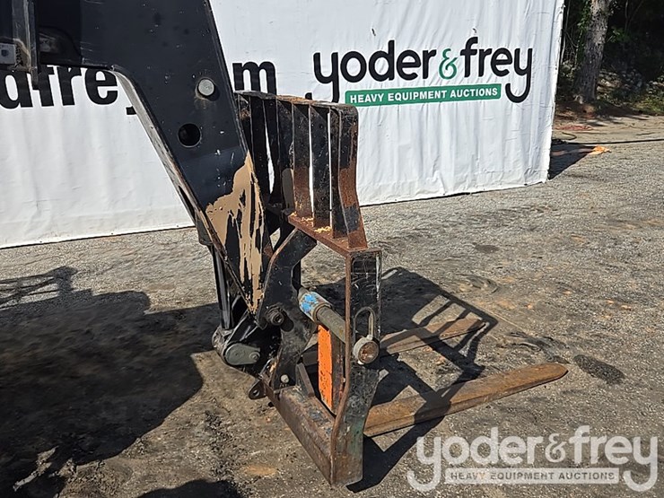 2015-jlg-g6-42a-image-13