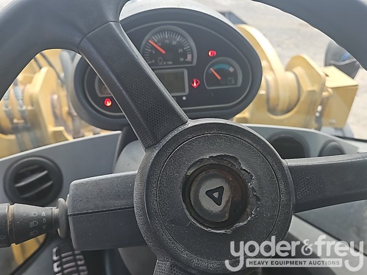 2014-caterpillar-938k-image-35
