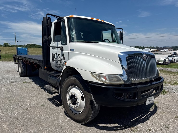 2008-international-durastar-4300-image-2