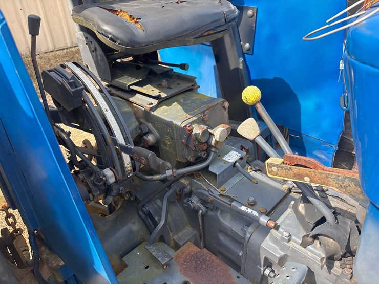 new-holland-3010-image-9