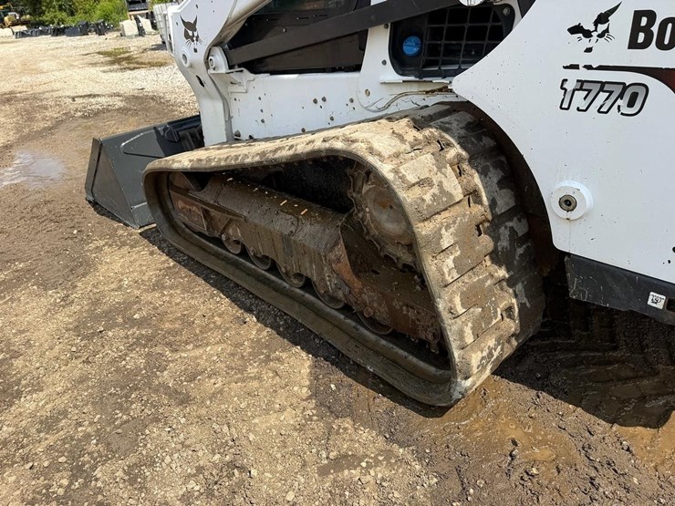 2022-bobcat-t770-image-15