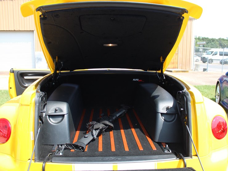#135-•-offered-at-no-reserve-|-2005-chevrolet-ssr-image-39