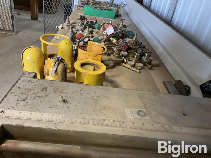 oxygen-acetylene-regulators-&-safety-caps-image-6