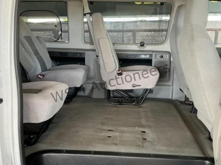 2009-ford-e350-image-9
