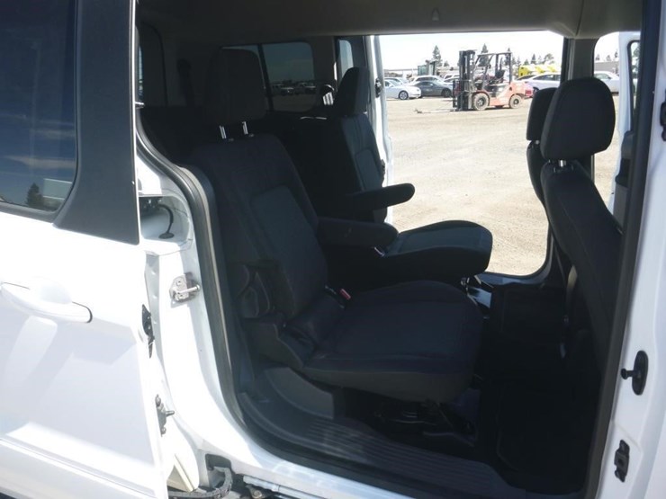2020-ford-transit-connect-image-8
