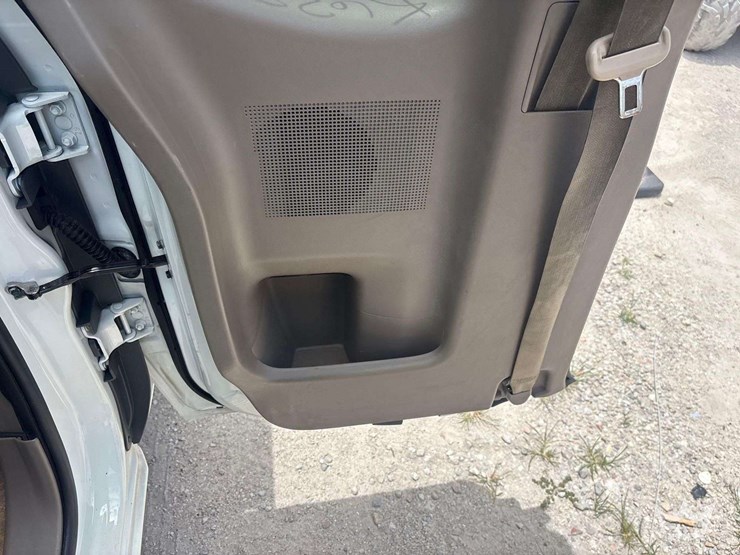 2017-nissan-frontier-image-15