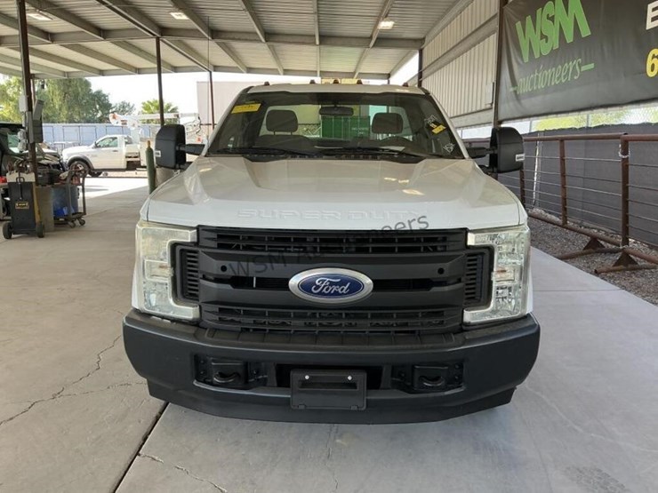 2017-ford-f350-image-3
