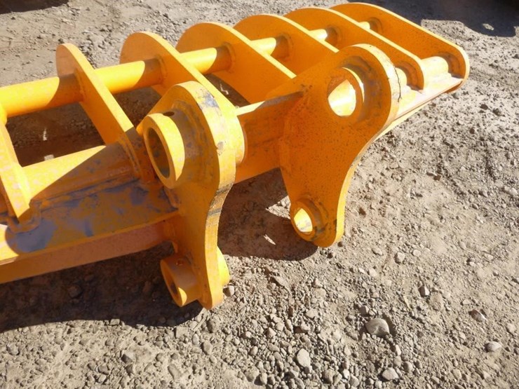 caterpillar-303-image-5