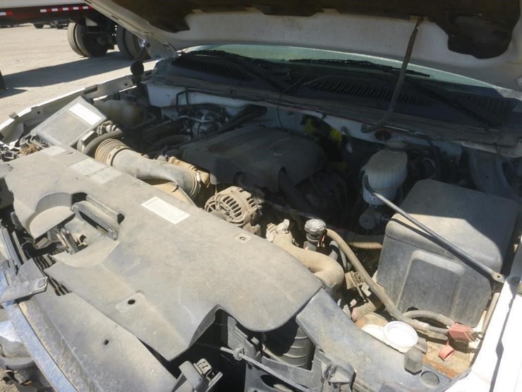 2006-chevrolet-3500-image-12