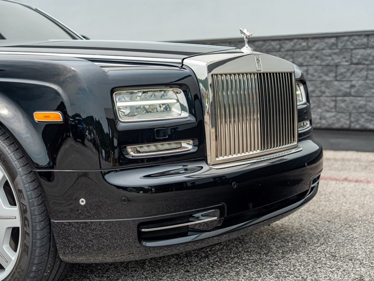 #110-•-2014-rolls-royce-phantom-sedan-image-25