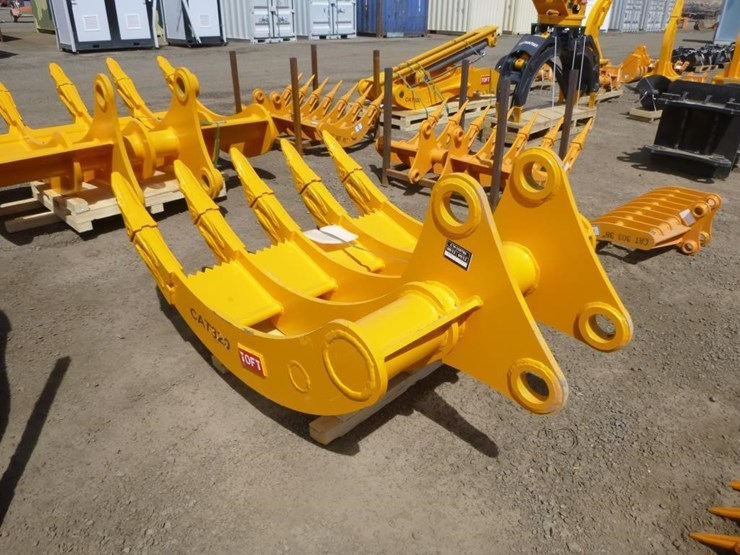caterpillar-320-image-4