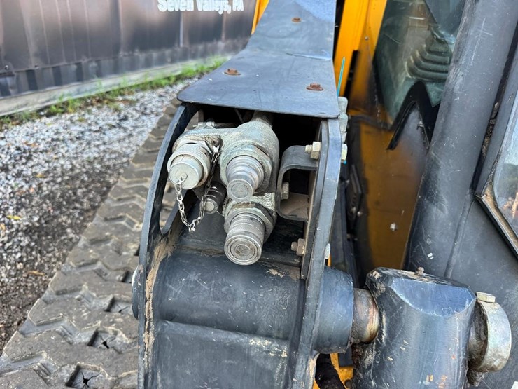 jcb-225t-image-12