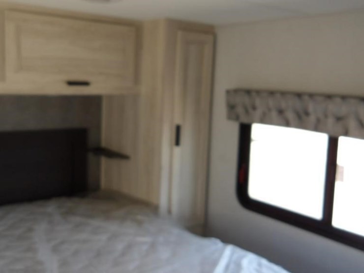 2021-ford-e450-image-71