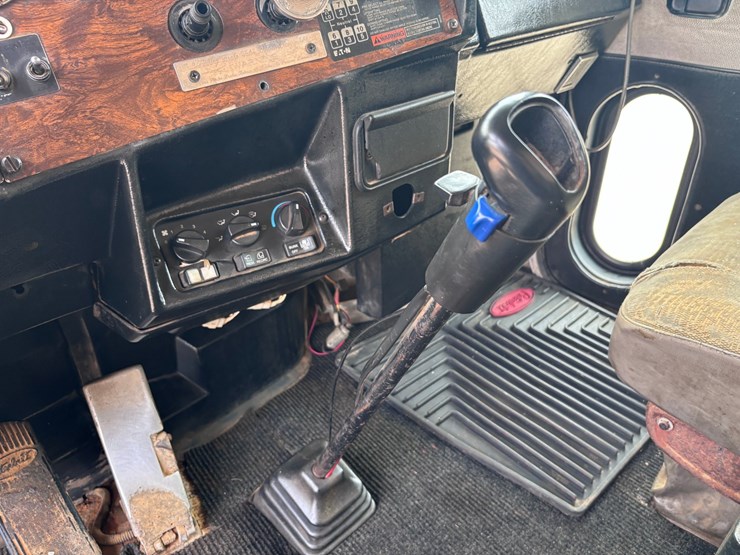 1997-peterbilt-379-image-15