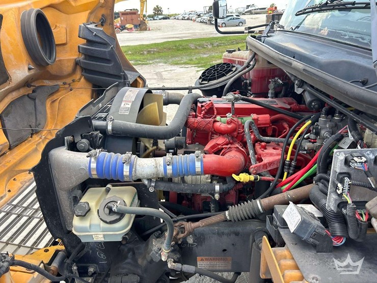 2016-freightliner-b2-image-8