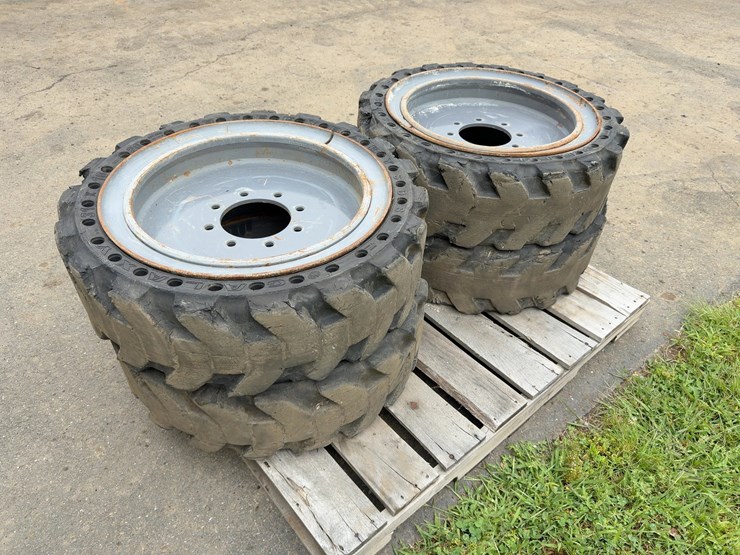 (4)-galaxy-31x10-20-aperture-tires-image-3