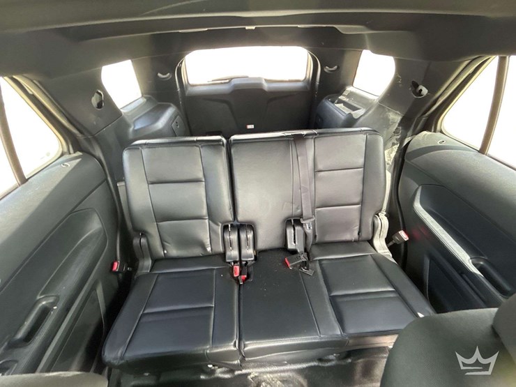 2016-ford-explorer-image-19