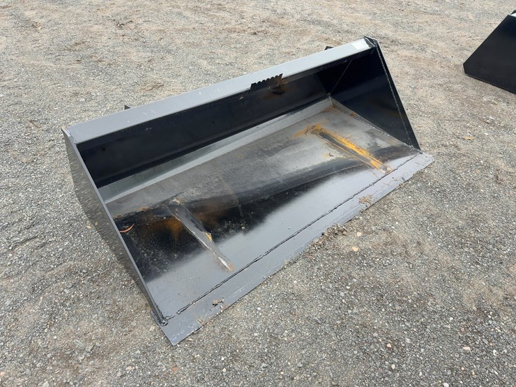 66"-gp-bucket-image-4
