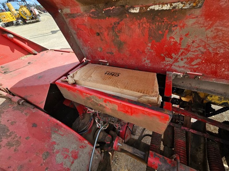 new-holland-900-image-24