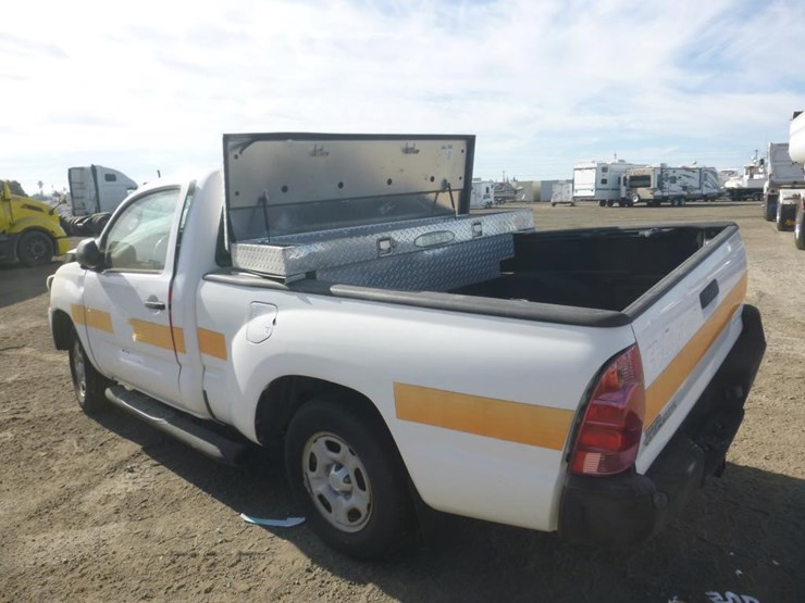 2013-toyota-tacoma-image-4