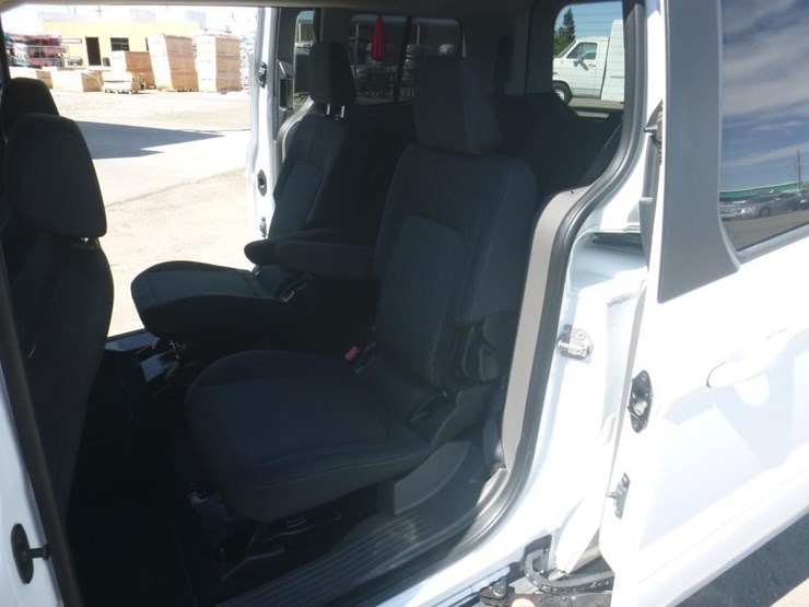2020-ford-transit-connect-image-7