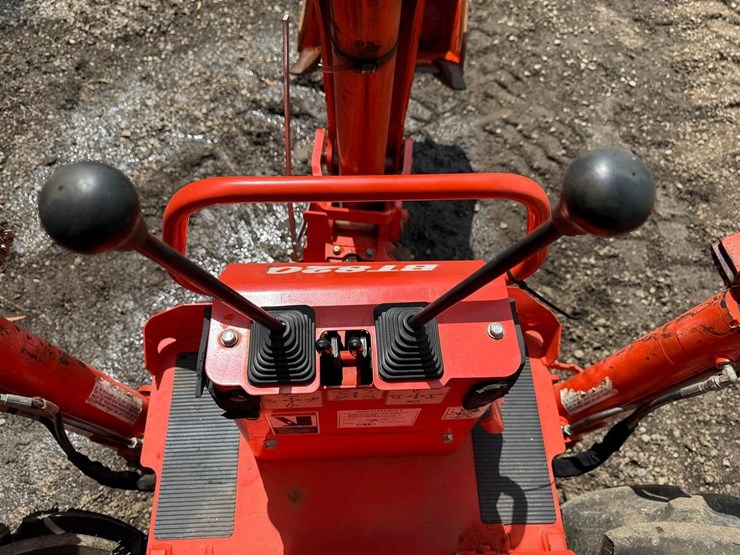 2019-kubota-b26-image-31