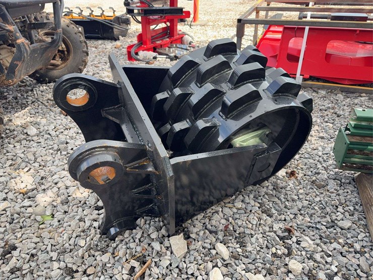 caterpillar-320-image-5