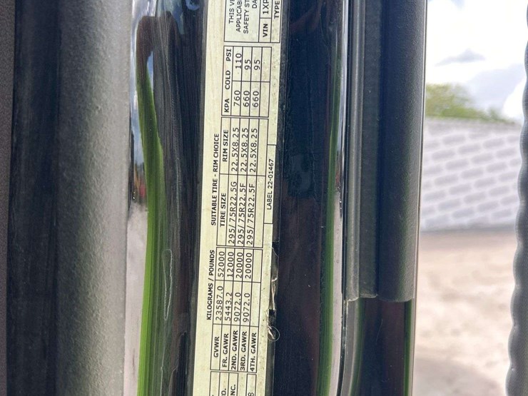 2019-peterbilt-579-image-5