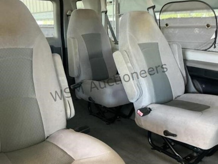 2009-ford-e350-image-10