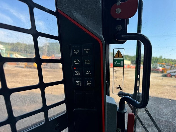 2021-bobcat-s66-image-24