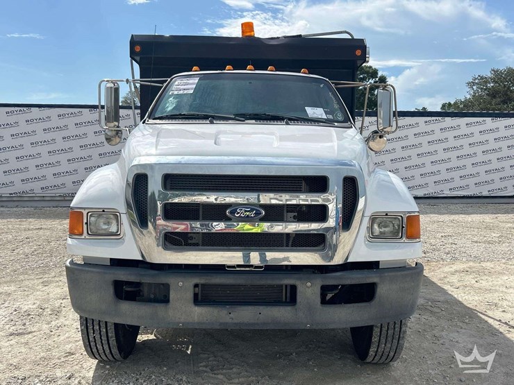 2010-ford-f750-image-30