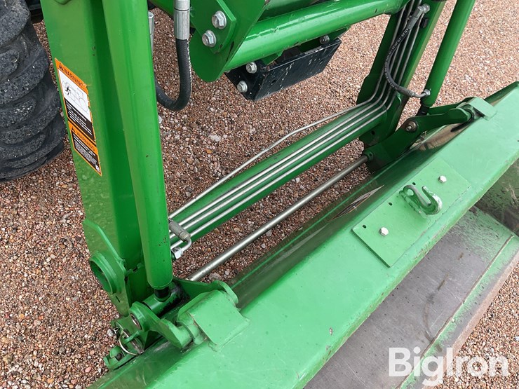 2013-john-deere-3032e-image-14