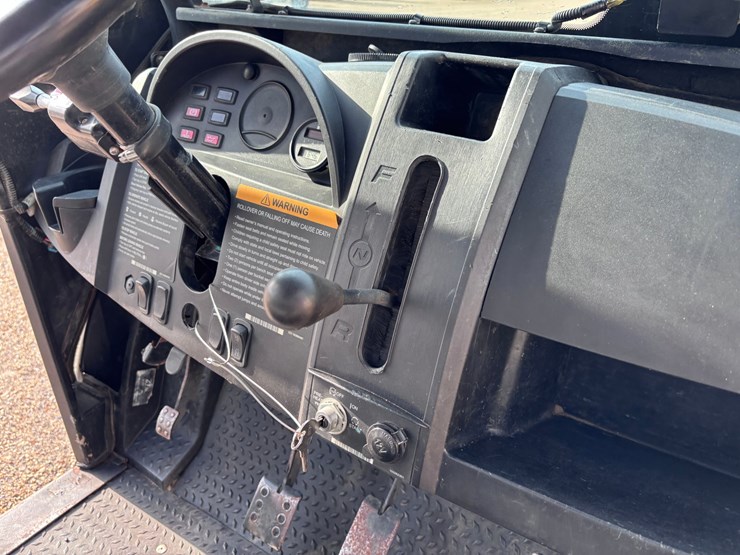 club-car-carryall-1700-image-8