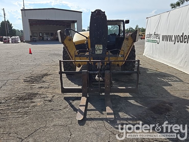 2017-caterpillar-tl1055d-image-8