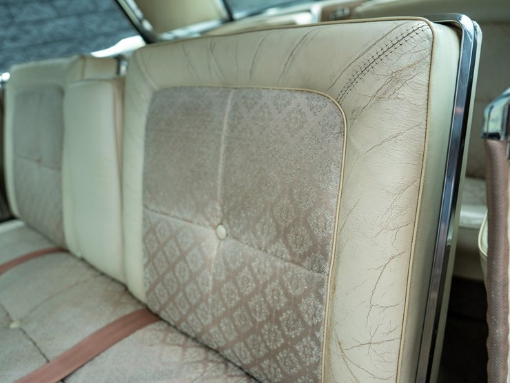 #111-•-1962-lincoln-continental-sedan-image-53