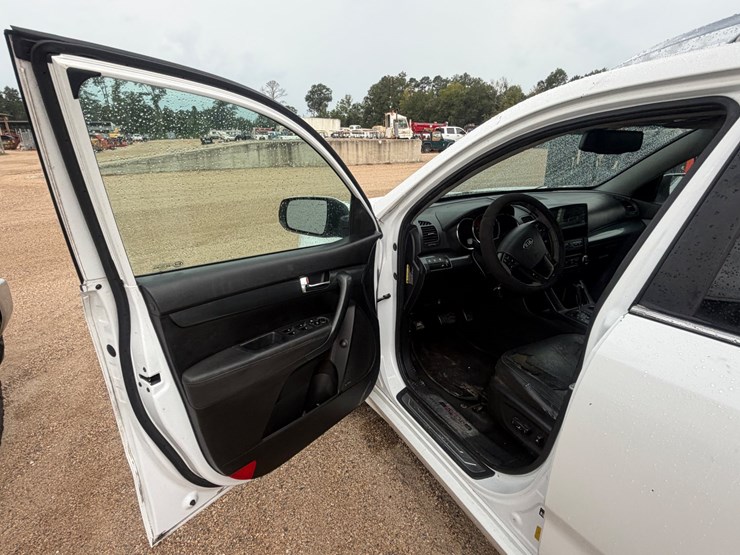 2011-kia-sorento-image-31