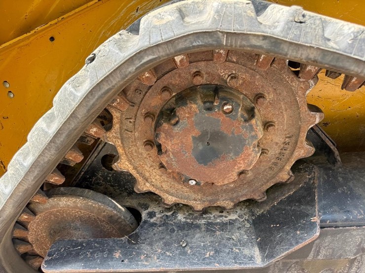 2017-deere-317g-image-20