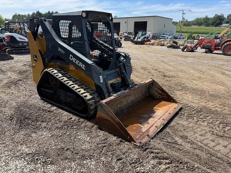 2017-deere-317g-image-8