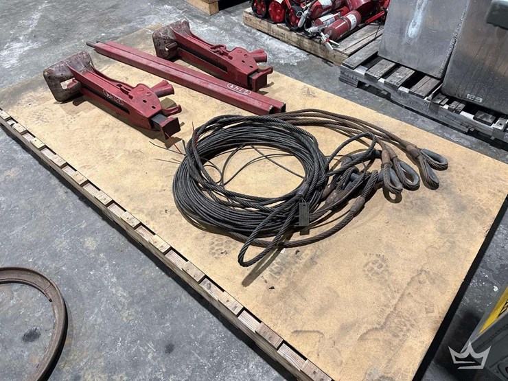 pallet-of-farm-jacks-and-lifting-cable-image-3